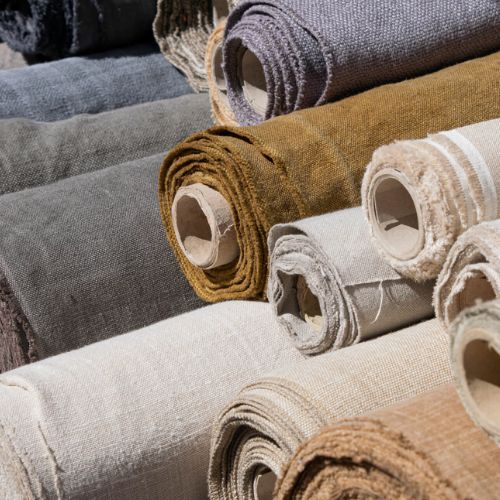 Comfortable organic fabric providing a smooth and breathable mattress surface